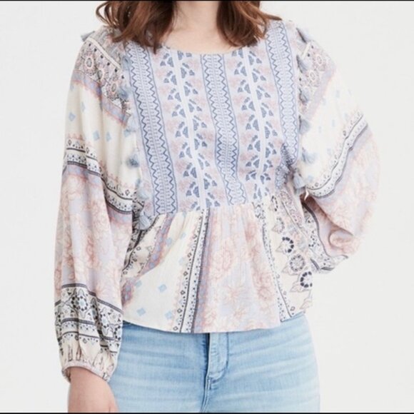 American Eagle ~Embroidered Pastel Floral Peasant Tassels Top in size Large - Picture 16 of 16